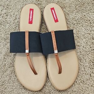 UNIONBAY Women's Black and Brown Sandals